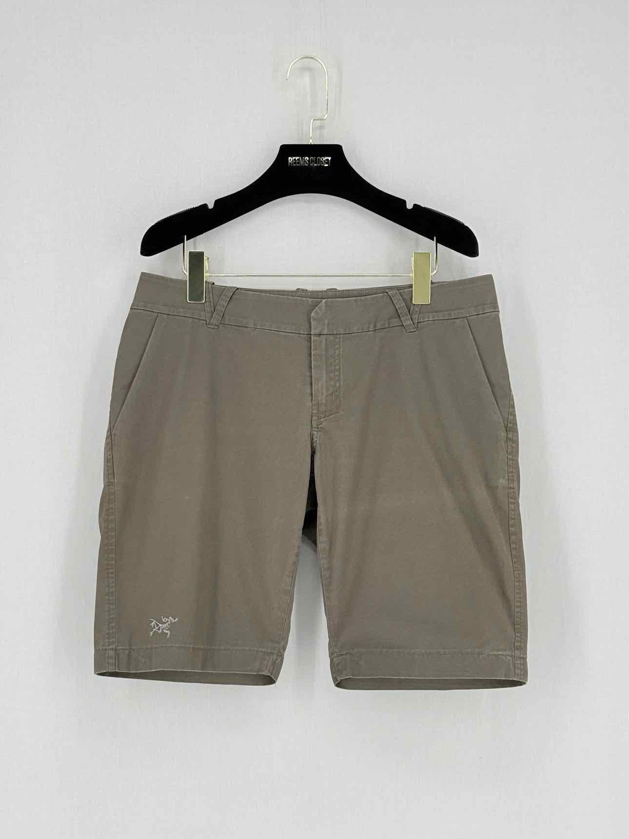 ARC’TERYX Khaki Size US 10 Shorts