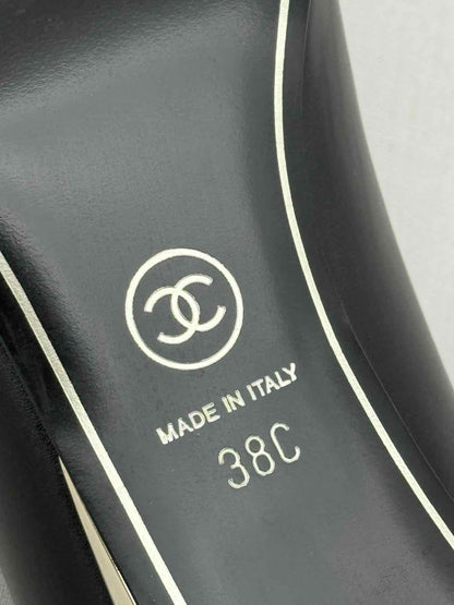CHANEL Black Size EU 38 Pumps