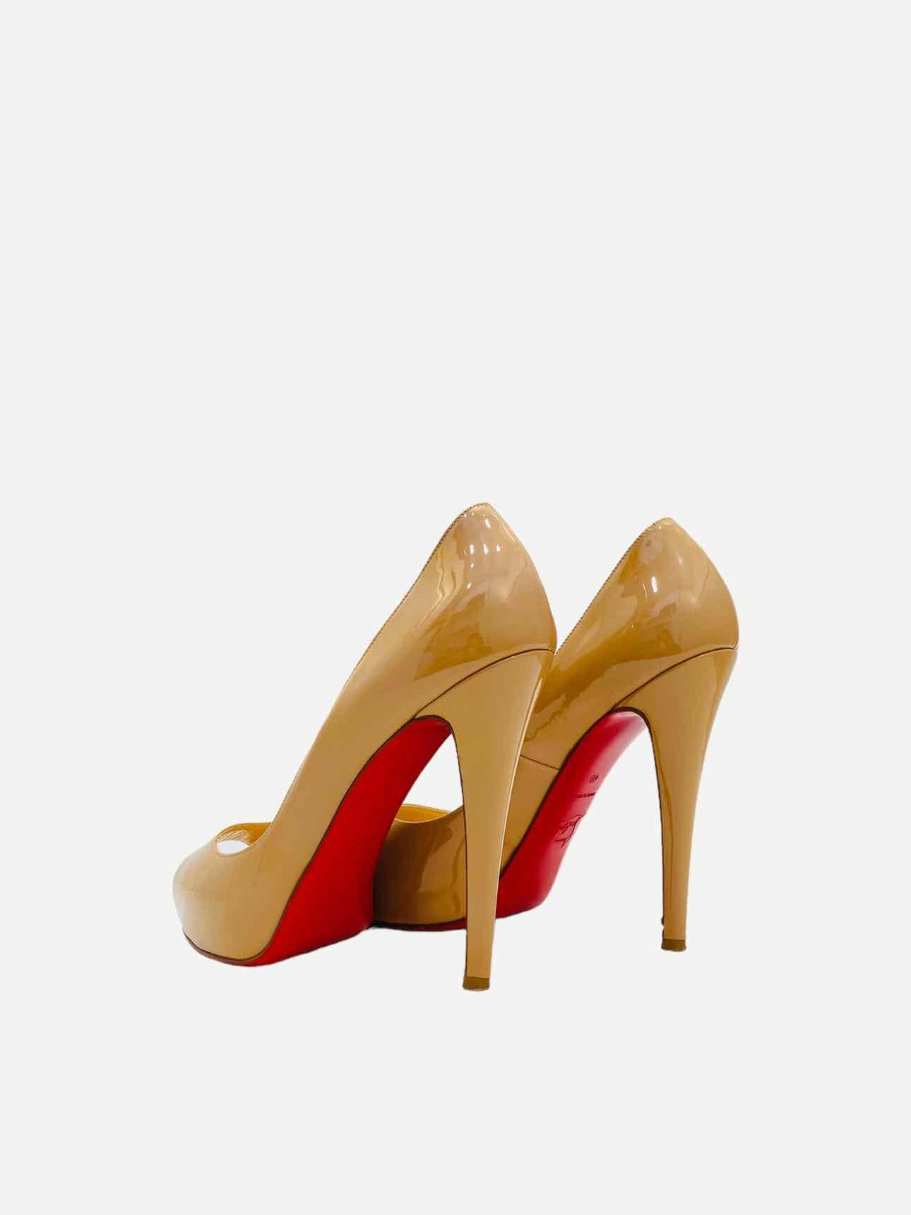 CHRISTIAN LOUBOUTIN Peep Toe Beige Pumps