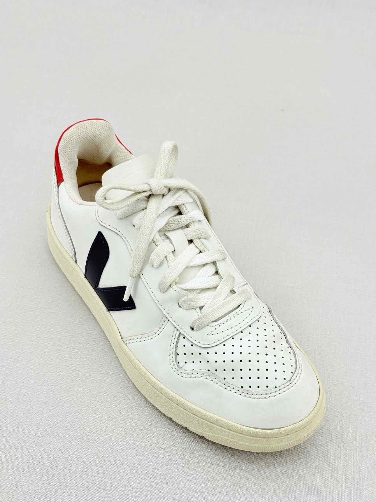 VEJA V-10 White Size EU 38 Sneakers