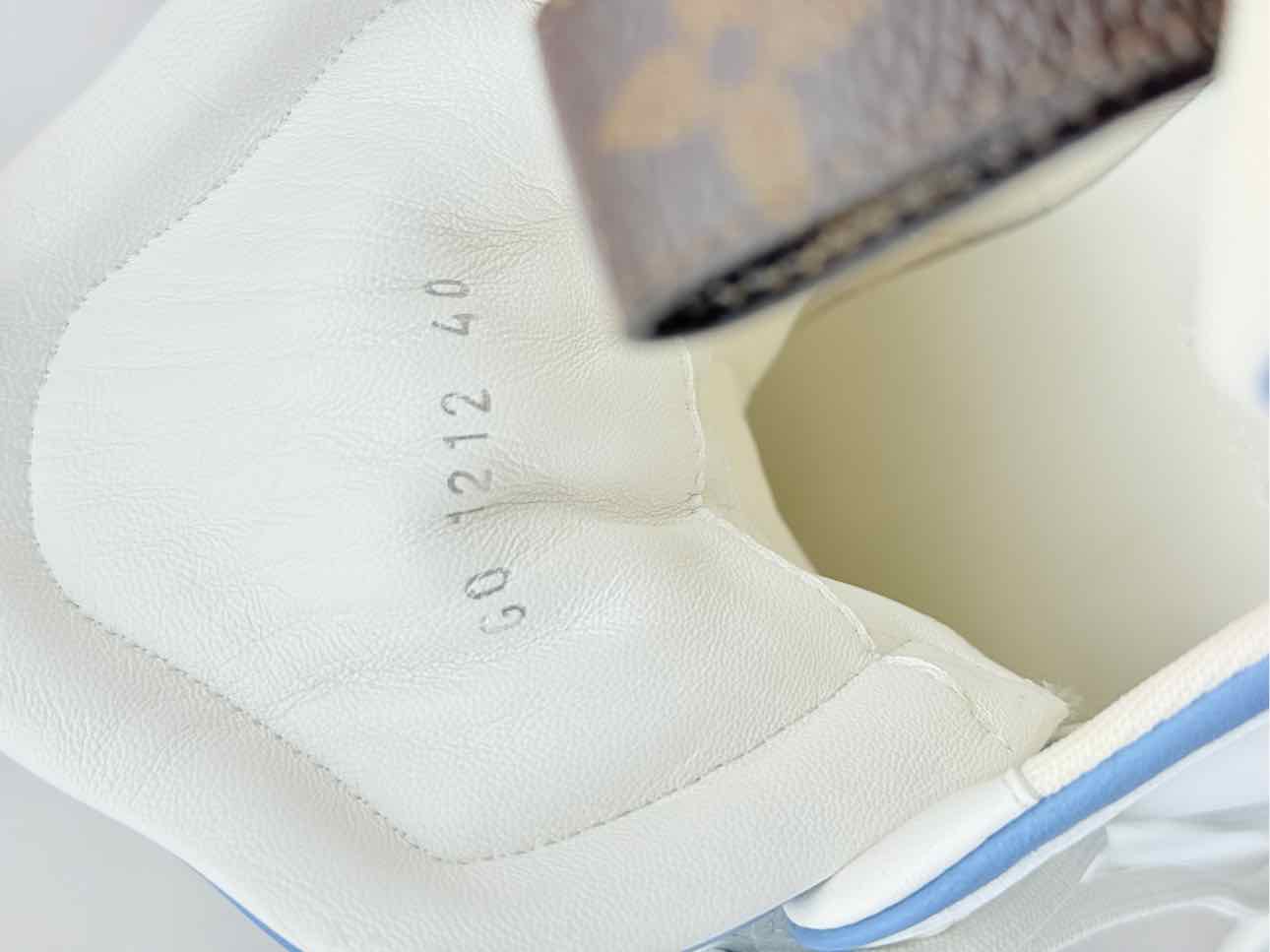 LOUIS VUITTON White & Blue Monogram Size EU 40 Sneakers