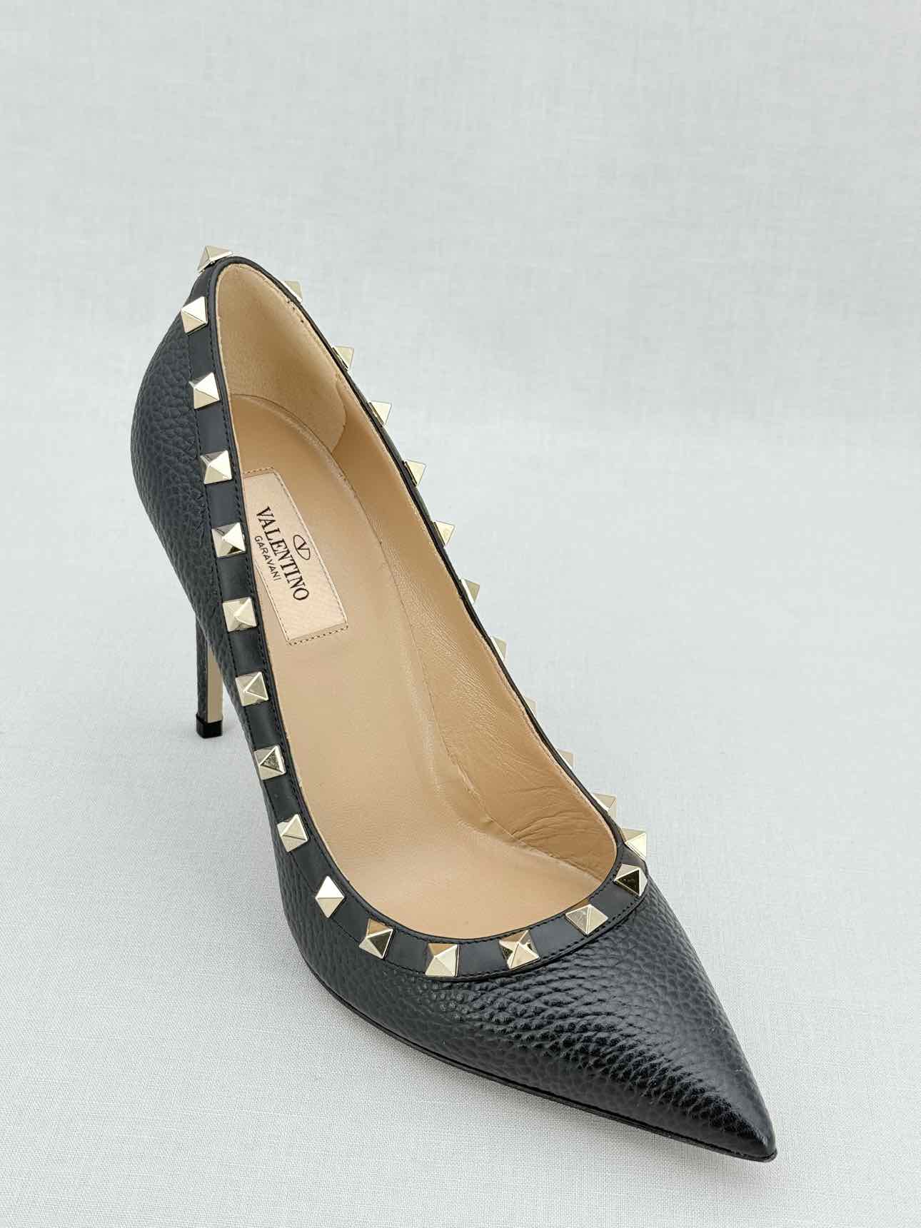 VALENTINO GARAVANI Rockstud Black Size EU 38.5 Pumps