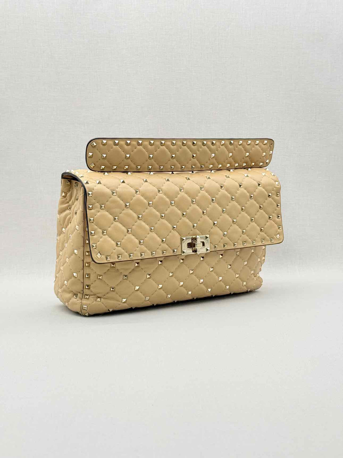 VALENTINO GARAVANI Rockstud Beige Quilted Shoulder Bag