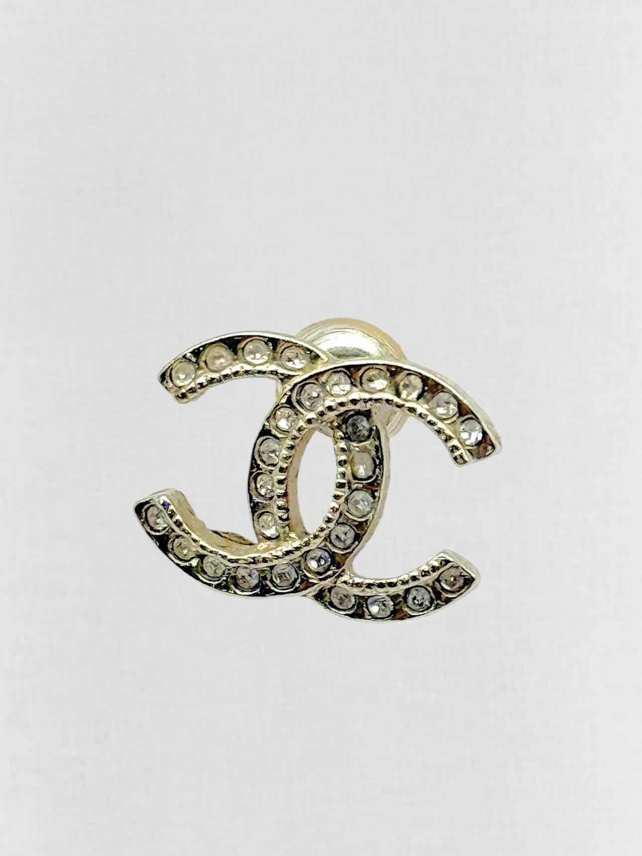 CHANEL Fashion Earrings