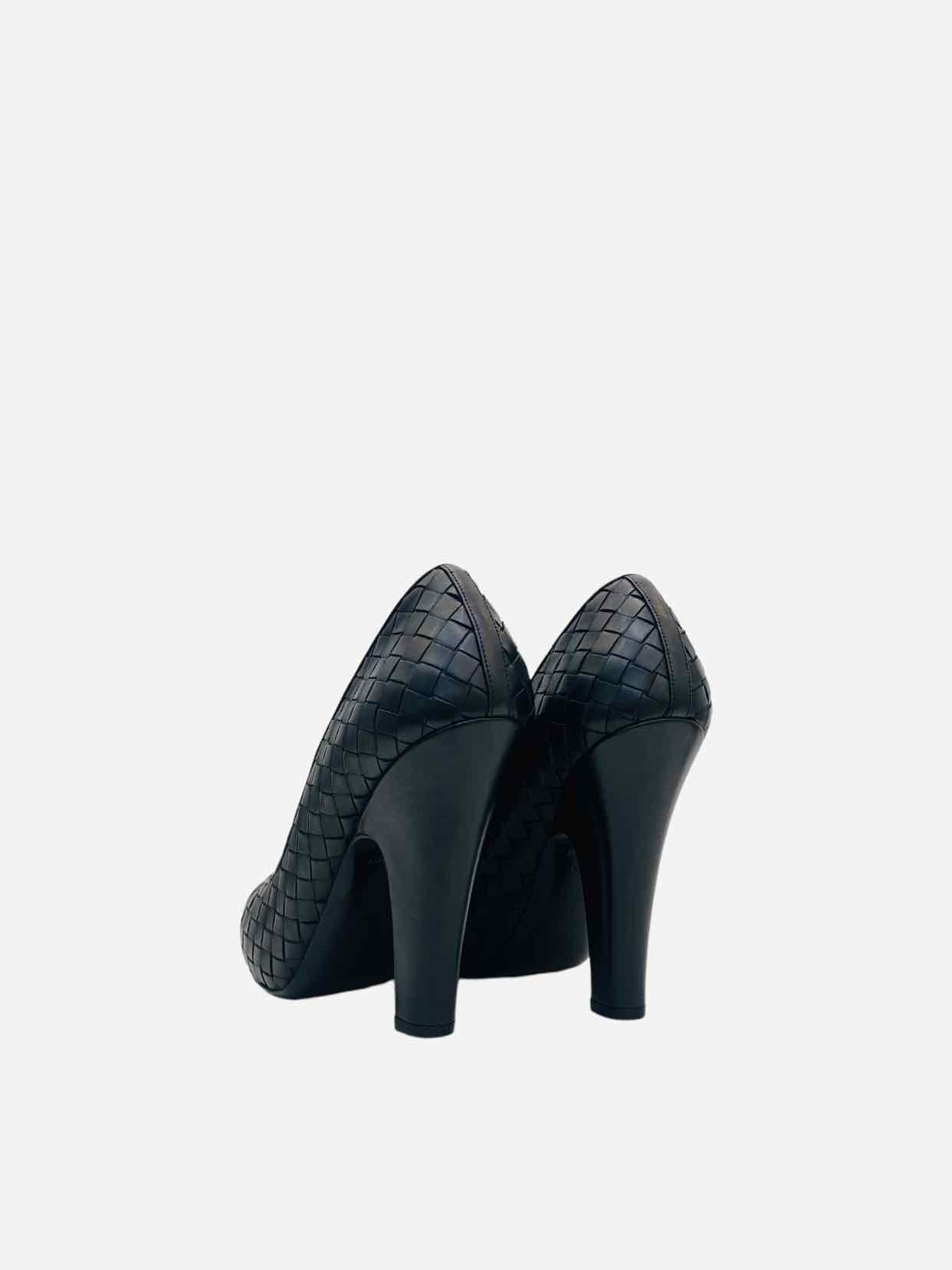 BOTTEGA VENETA Almond Toe Black Size EU 38.5 Pumps