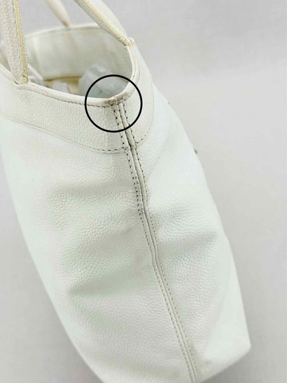CHANEL White Shoulder Bag