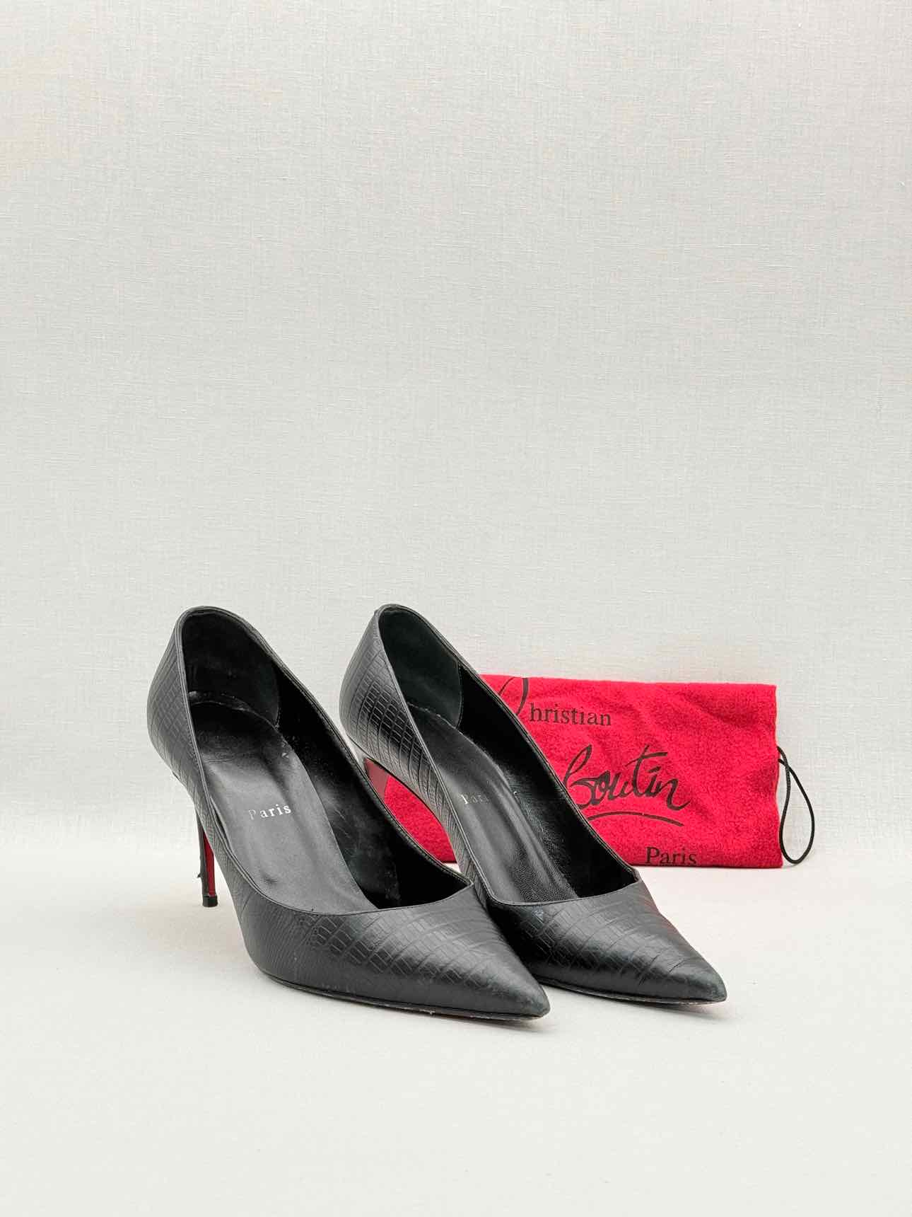 CHRISTIAN LOUBOUTIN Black Size EU 40 Pumps