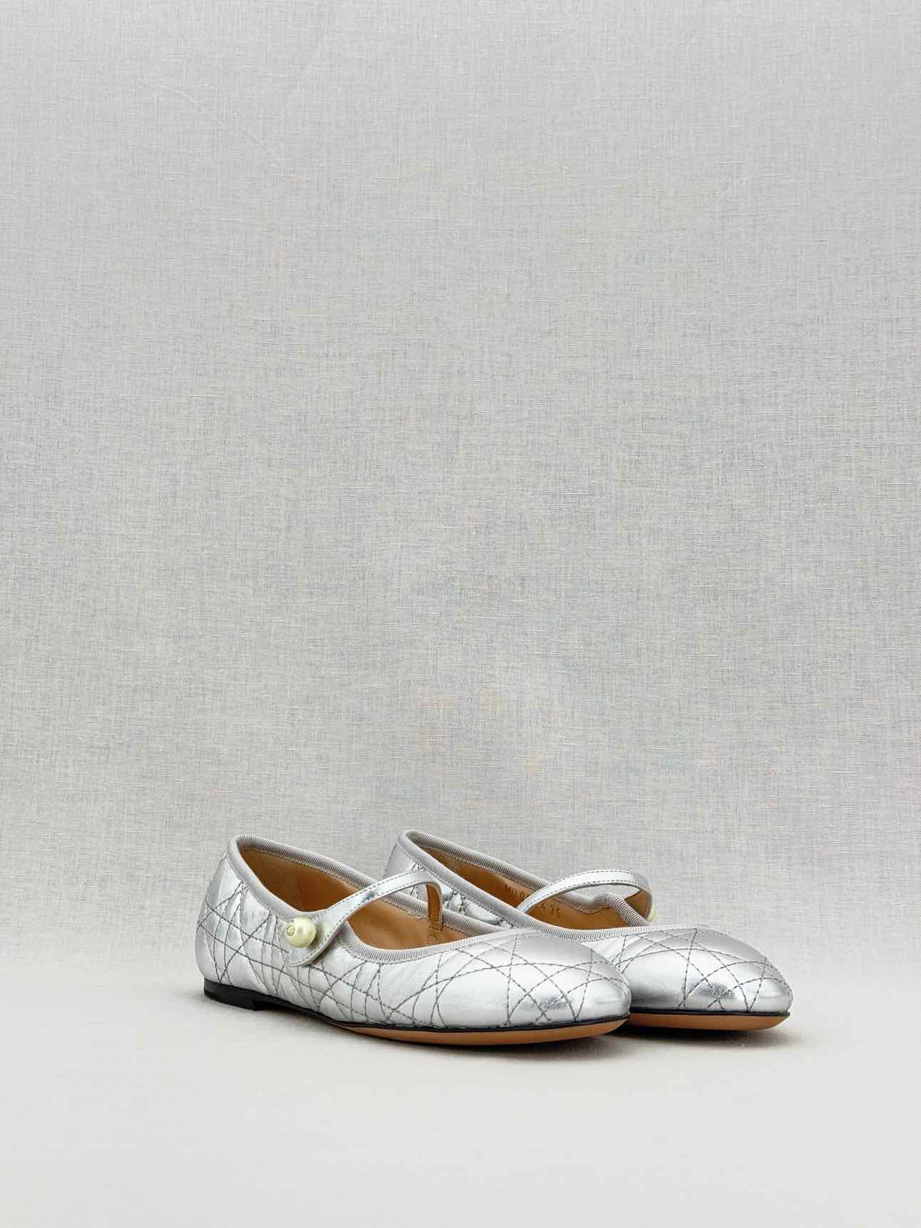 CHRISTIAN DIOR Silver Cannage Size EU 35 Ballet Flats