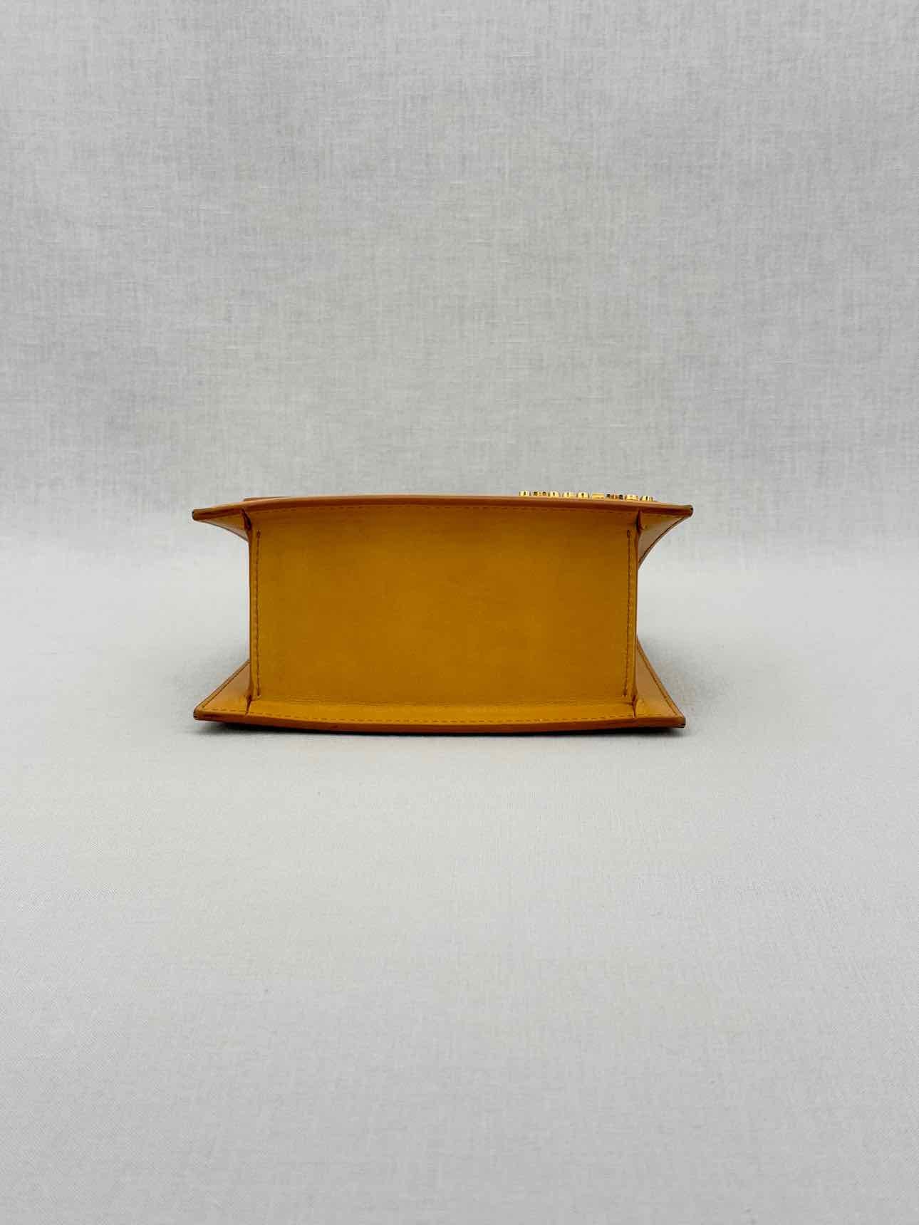 JACQUEMUS Le Chiquito Camel Top Handle