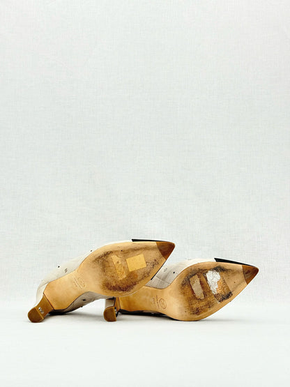 CHANEL CC Charms Off-white w/ Black Size EU 39 Pumps