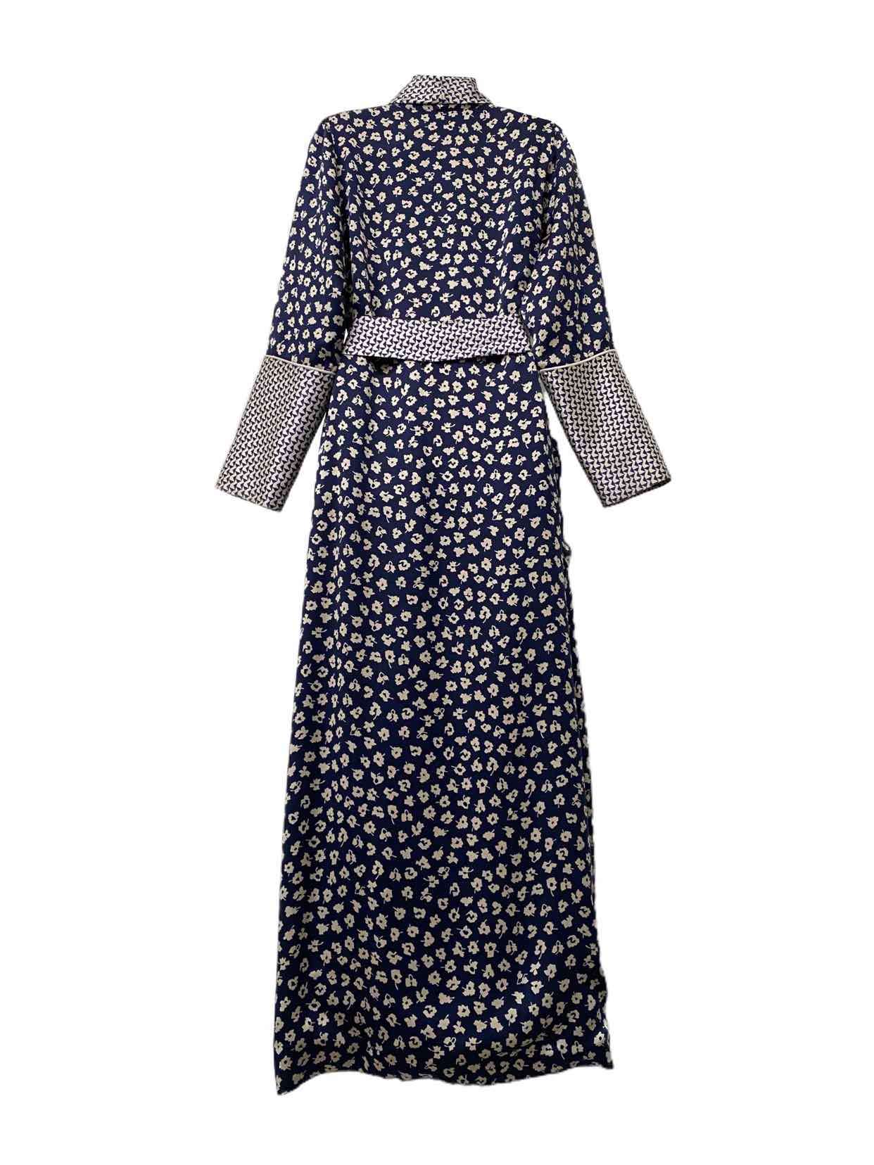 OLIVIA VON HALLE Navy Blue & Beige Size Small Robe