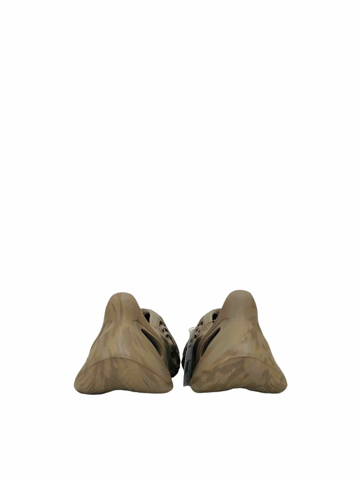 ADIDAS YEEZY Foam RNR Ochre Size EU 42 Sneakers - Reems Closet ADIDAS YEEZY Foam RNR Ochre Size EU 42 Sneakers - Reems Closet