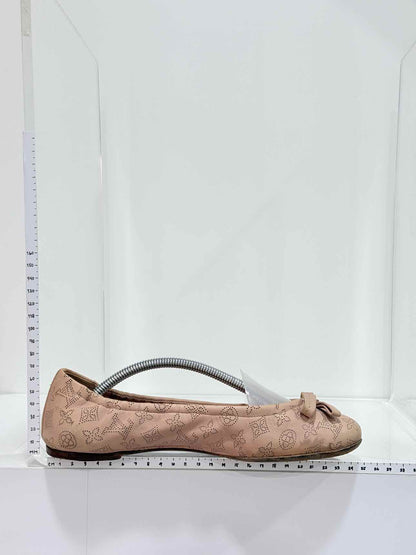 LOUIS VUITTON Scrunch Beige Size EU 38 Ballet Flats