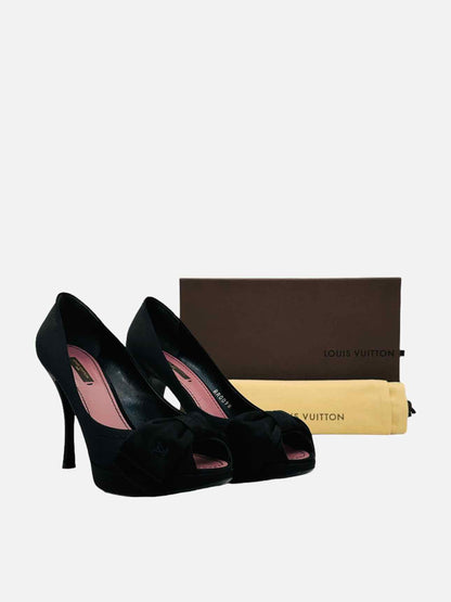 LOUIS VUITTON Black Pumps 37.5