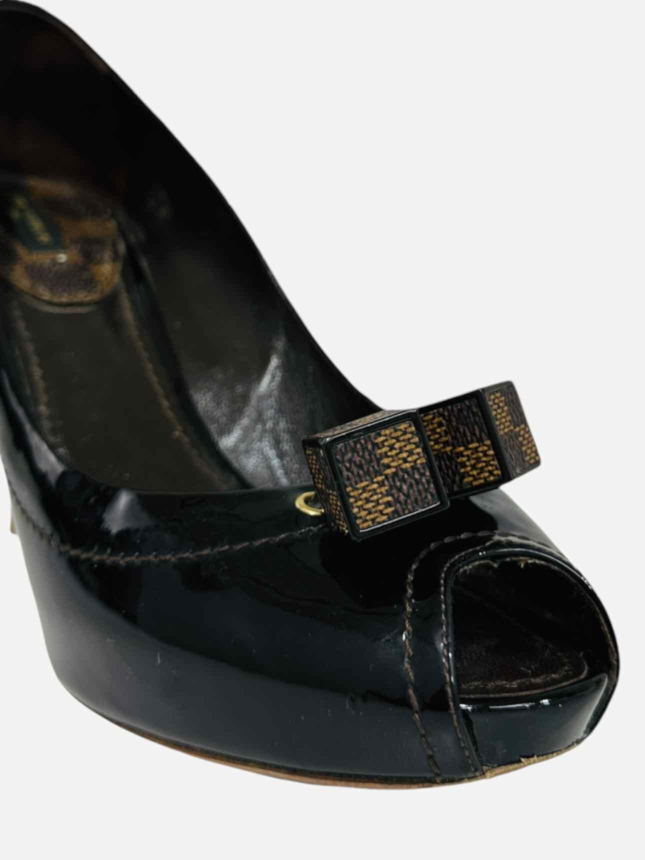 LOUIS VUITTON Saint Honore Black Pumps 39