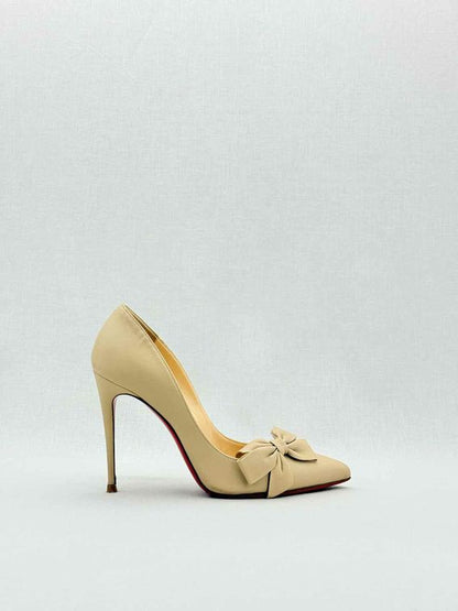 CHRISTIAN LOUBOUTIN Beige Size EU 39 Pumps