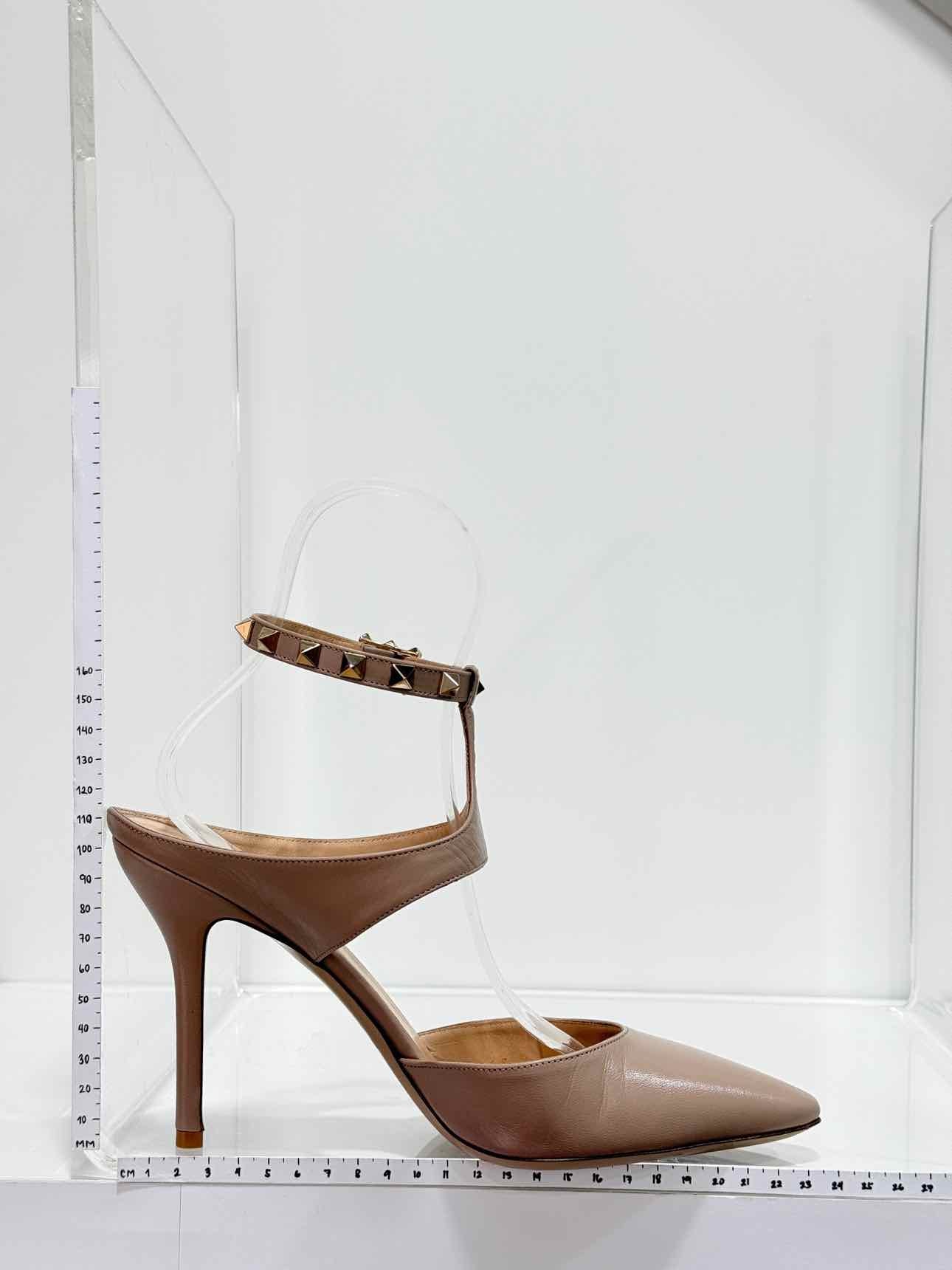 VALENTINO GARAVANI Rockstud Beige Size EU 39 Pumps