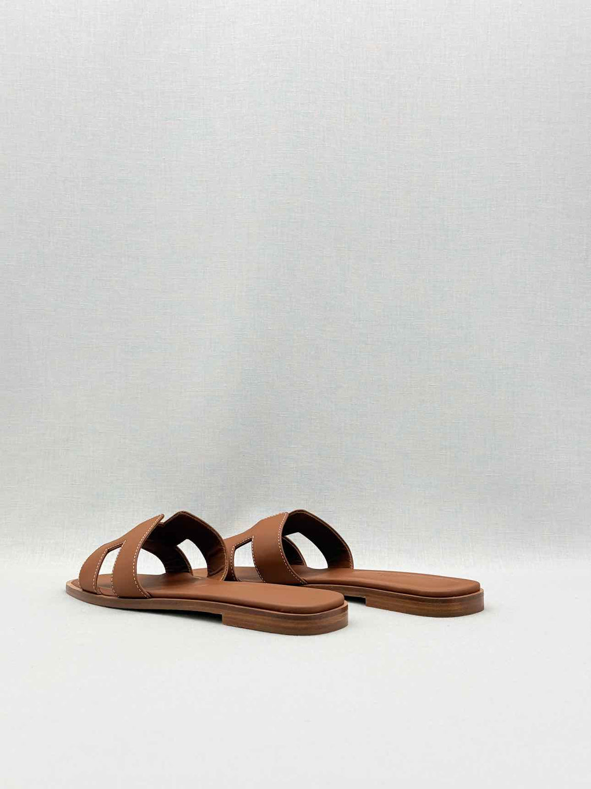HERMES ORAN Gold Size EU 37.5 Sandals