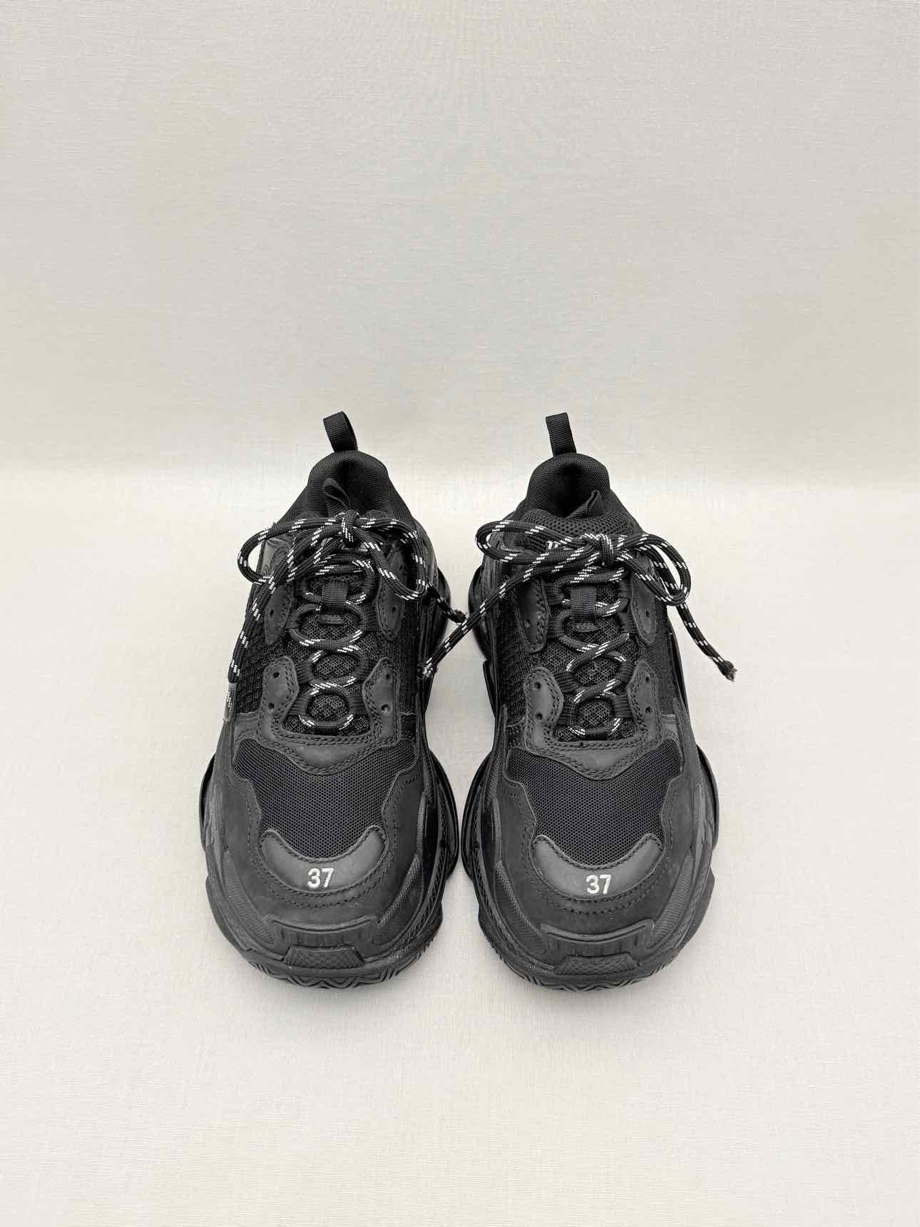 BALENCIAGA Triple S Black Size EU 37 Sneakers