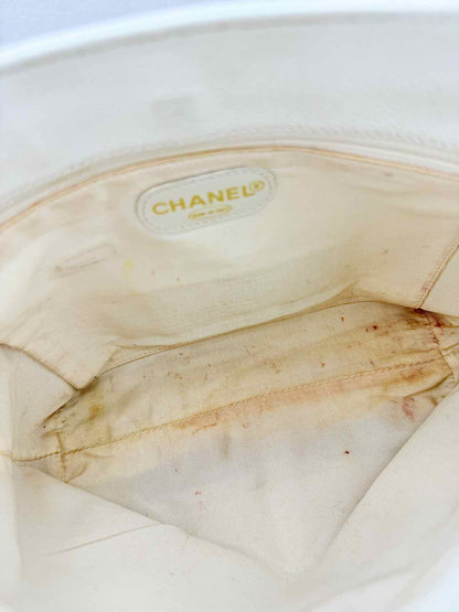 CHANEL White Shoulder Bag