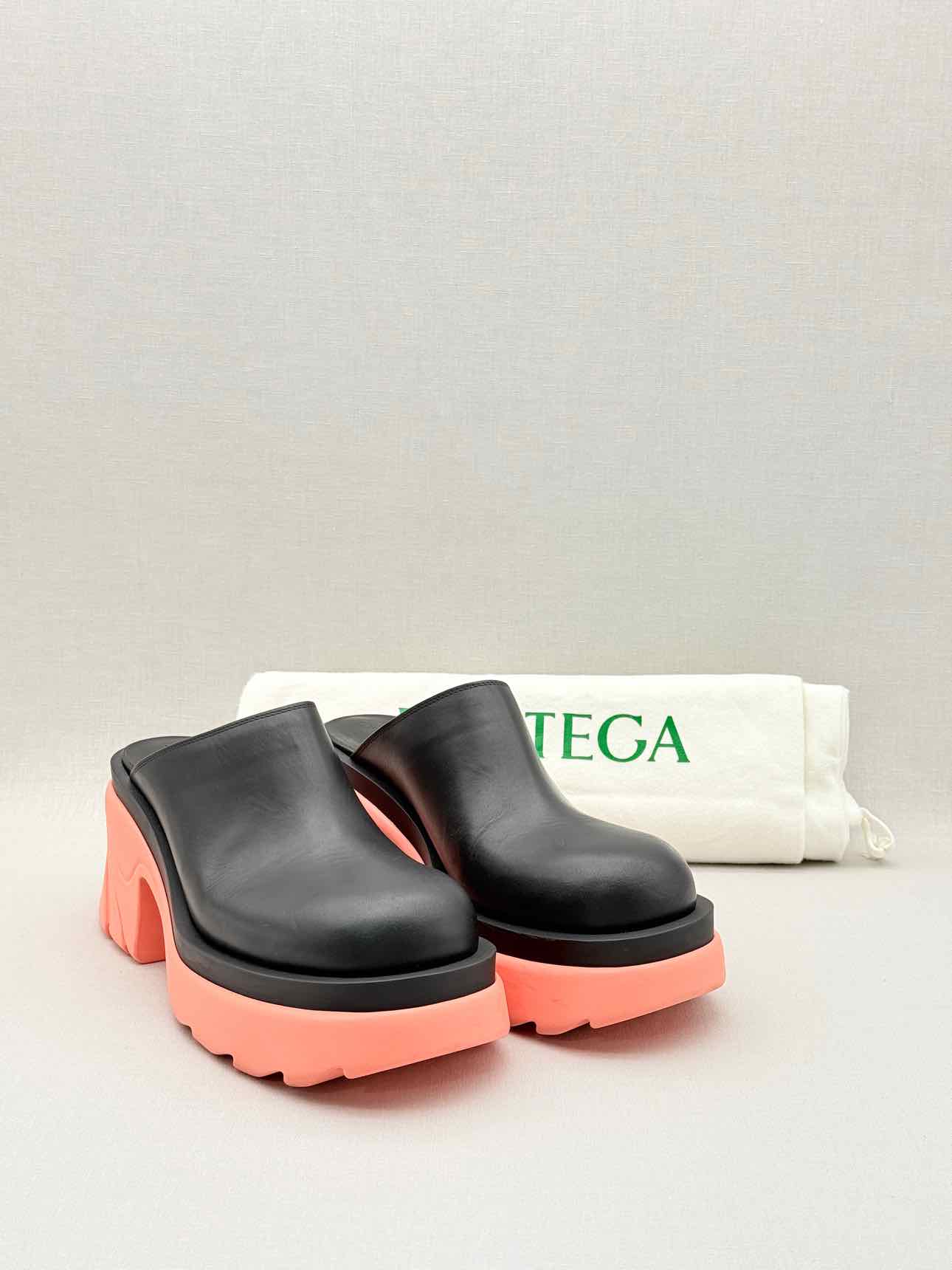 BOTTEGA VENETA Black & Peach Size EU 38.5 Mules