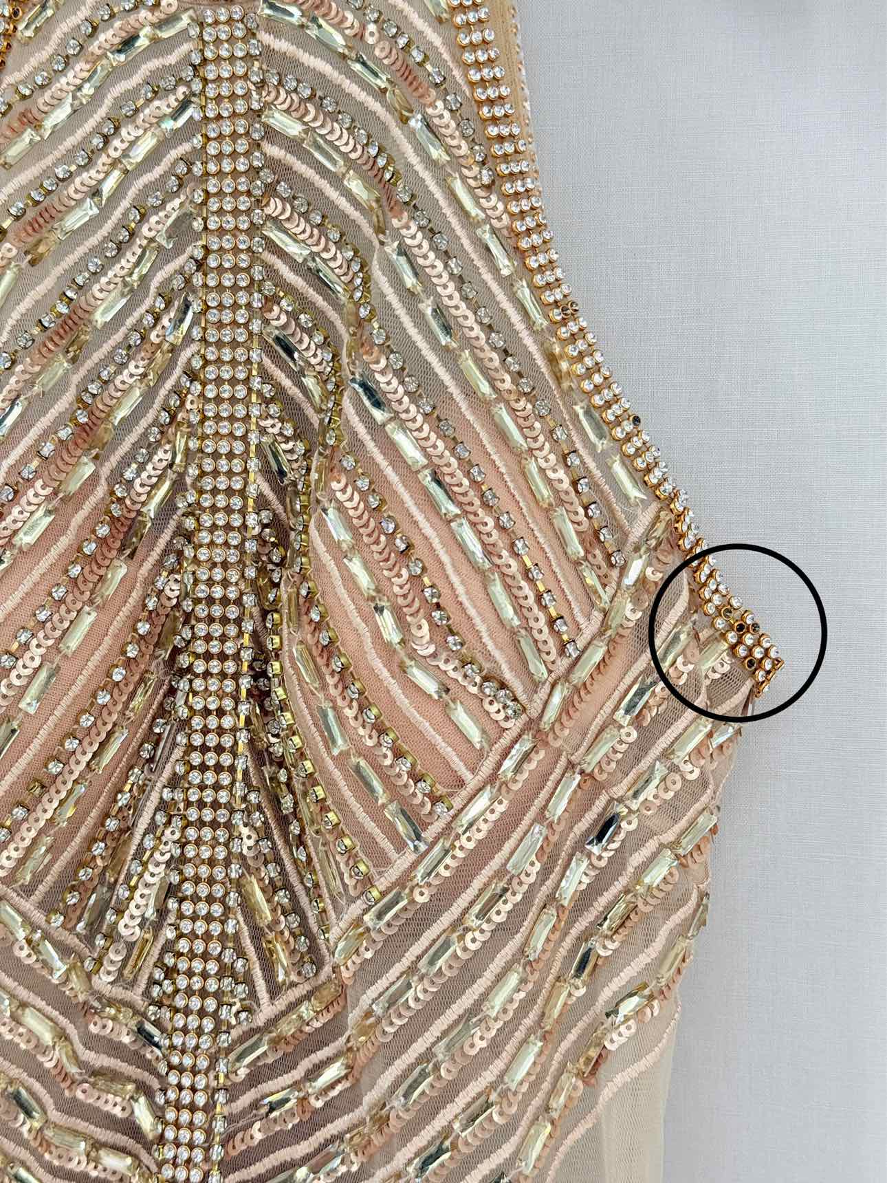 FOREVER UNIQUE Beige & Gold Size US 4 Long Dress