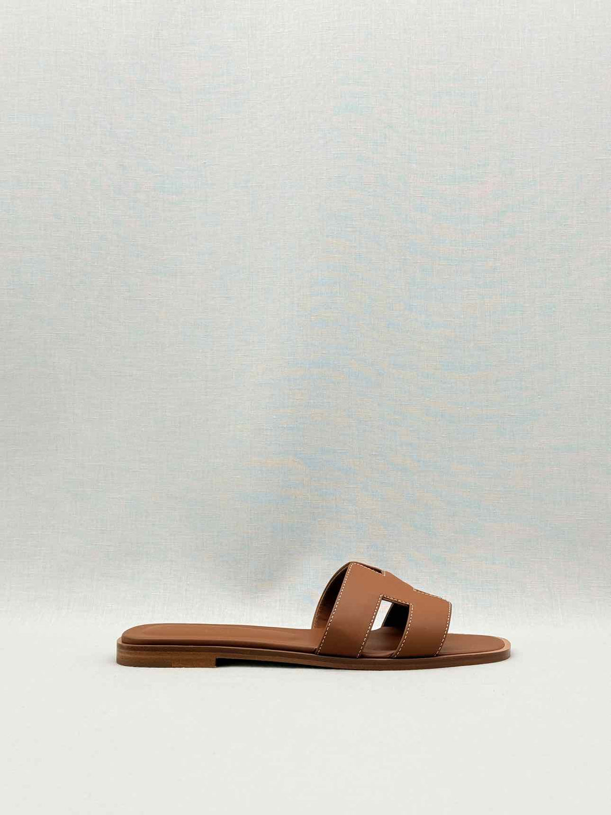 HERMES ORAN Gold Size EU 37.5 Sandals
