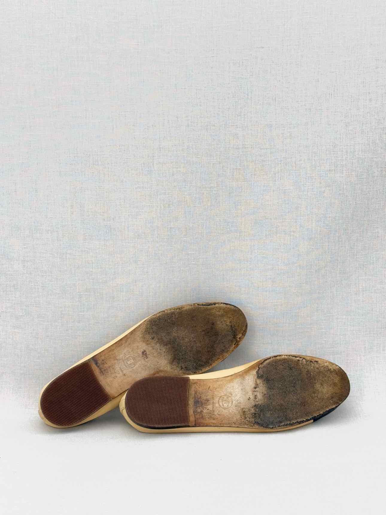 CHANEL Beige & Black Size EU 37 Ballet Flats