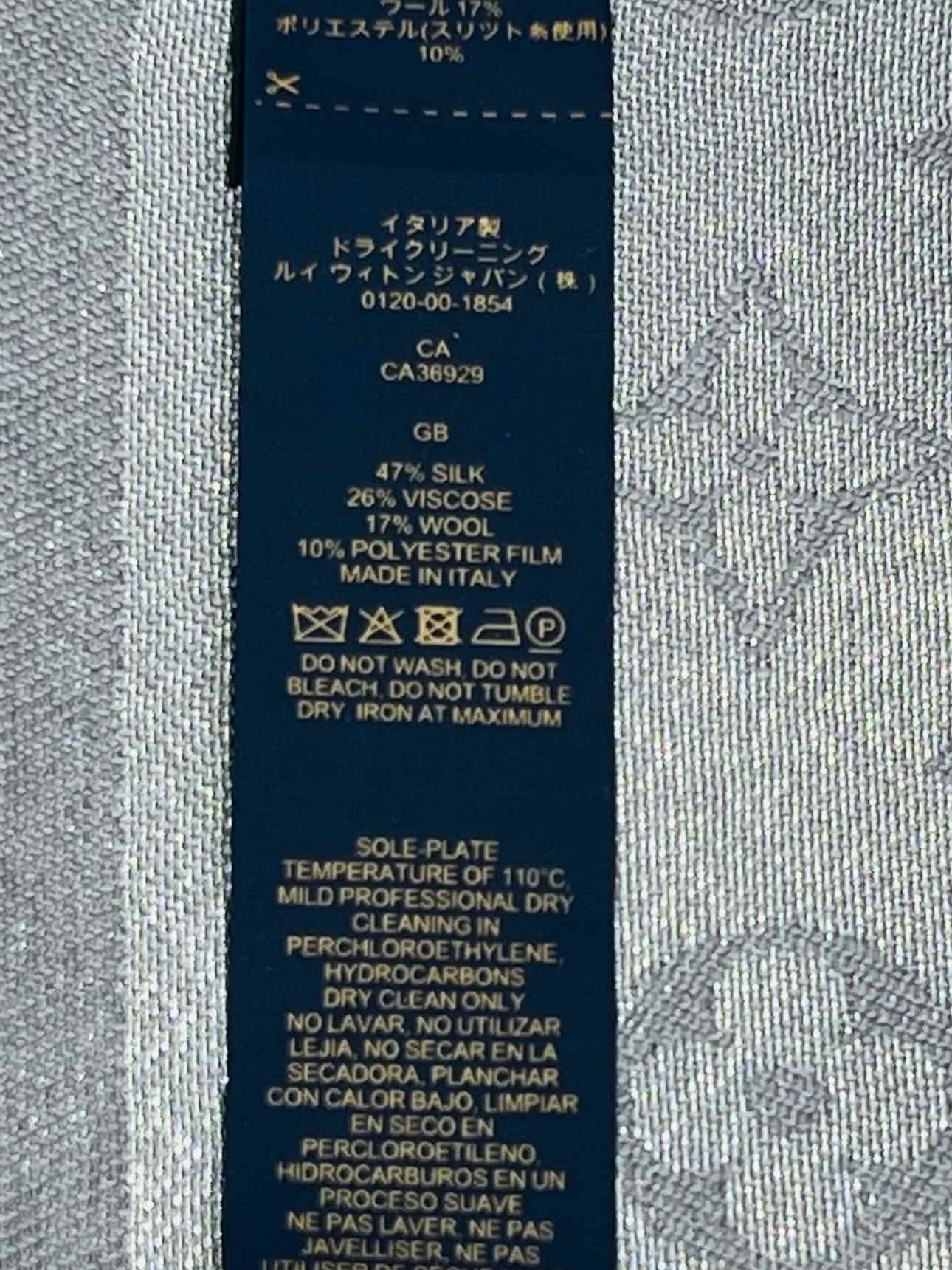 LOUIS VUITTON Grey Shawl