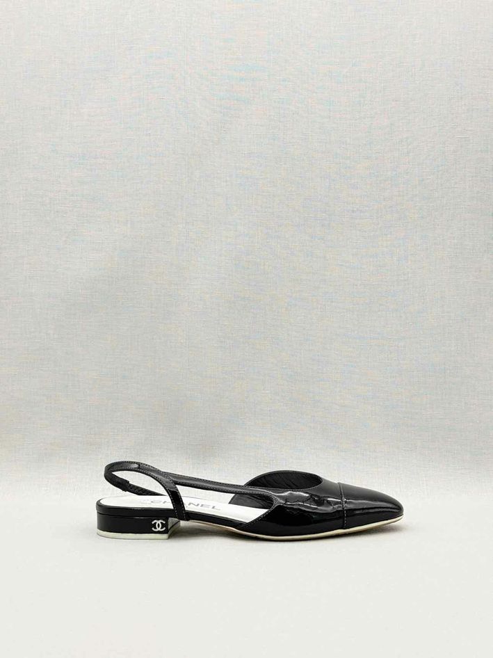 CHANEL Black Cap Toe Size EU 35.5 Flats