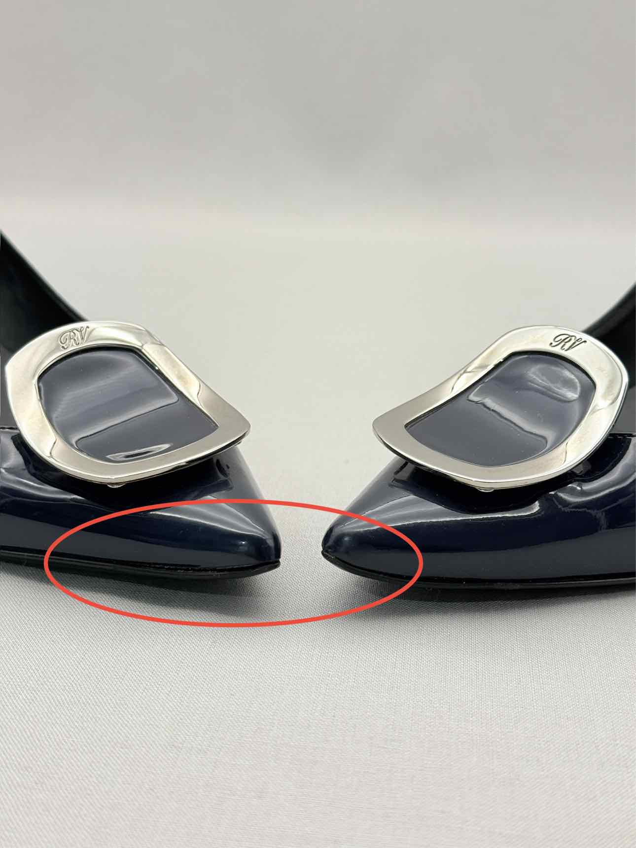 ROGER VIVIER Sexy Choc Navy Blue Size EU 38.5 Pumps