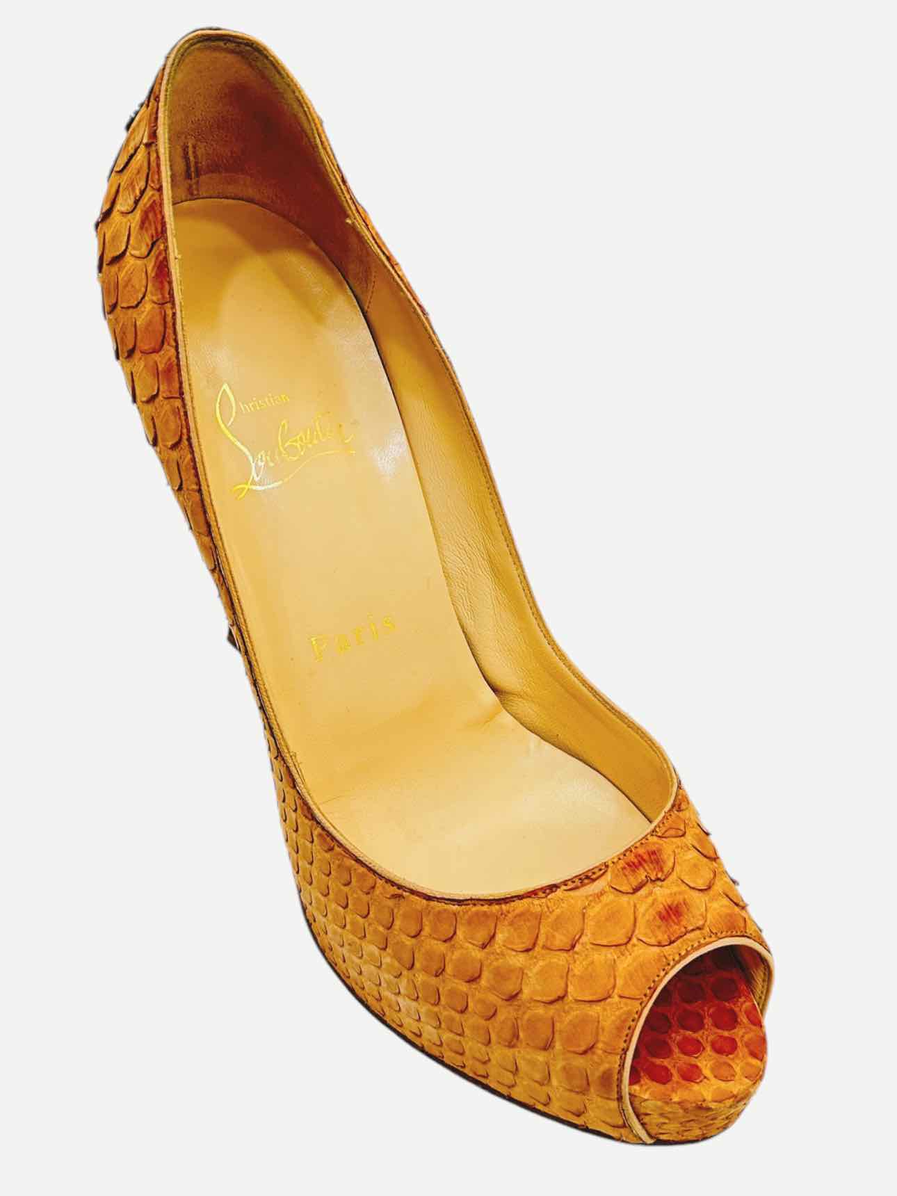 CHRISTIAN LOUBOUTIN Very Prive Brown Size EU 38 Pumps