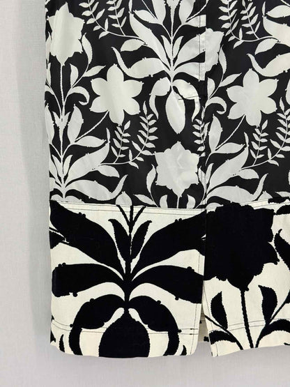 PRADA Black & White Size US 6 Knee Length Skirt