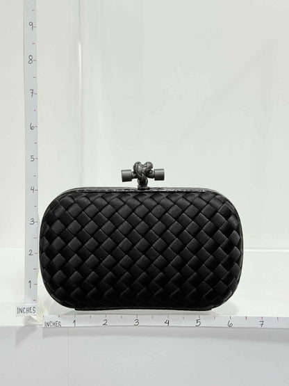 BOTTEGA VENETA Knot Black Intrecciato Clutch