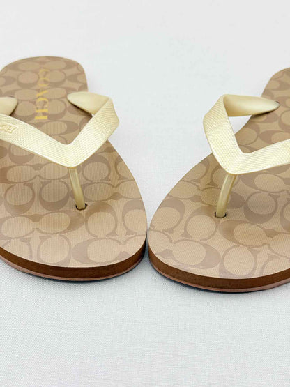 COACH Zak Gold Monogram Size EU 37-38 Flip flops