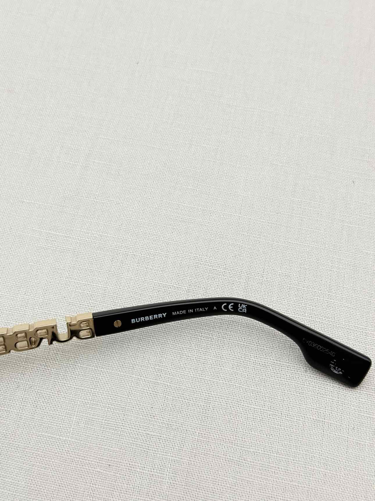 BURBERRY Black Sunglasses