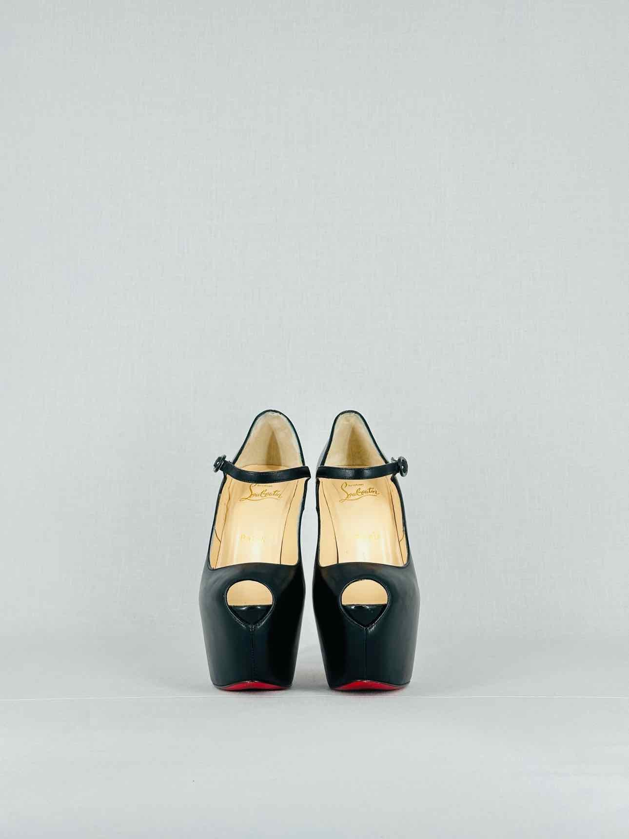 CHRISTIAN LOUBOUTIN Black Size EU 37 Pumps