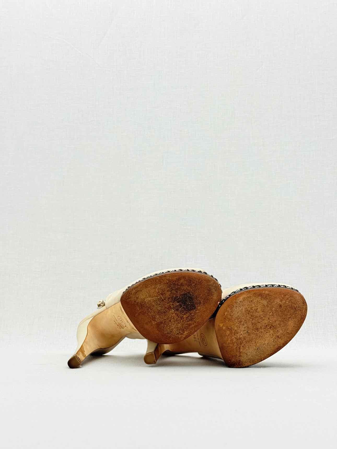 CHANEL Beige Size EU 38 Slingbacks
