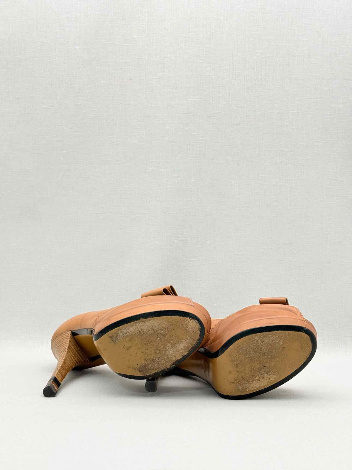 FENDI Peep Toe Tan Size EU 38 Pumps