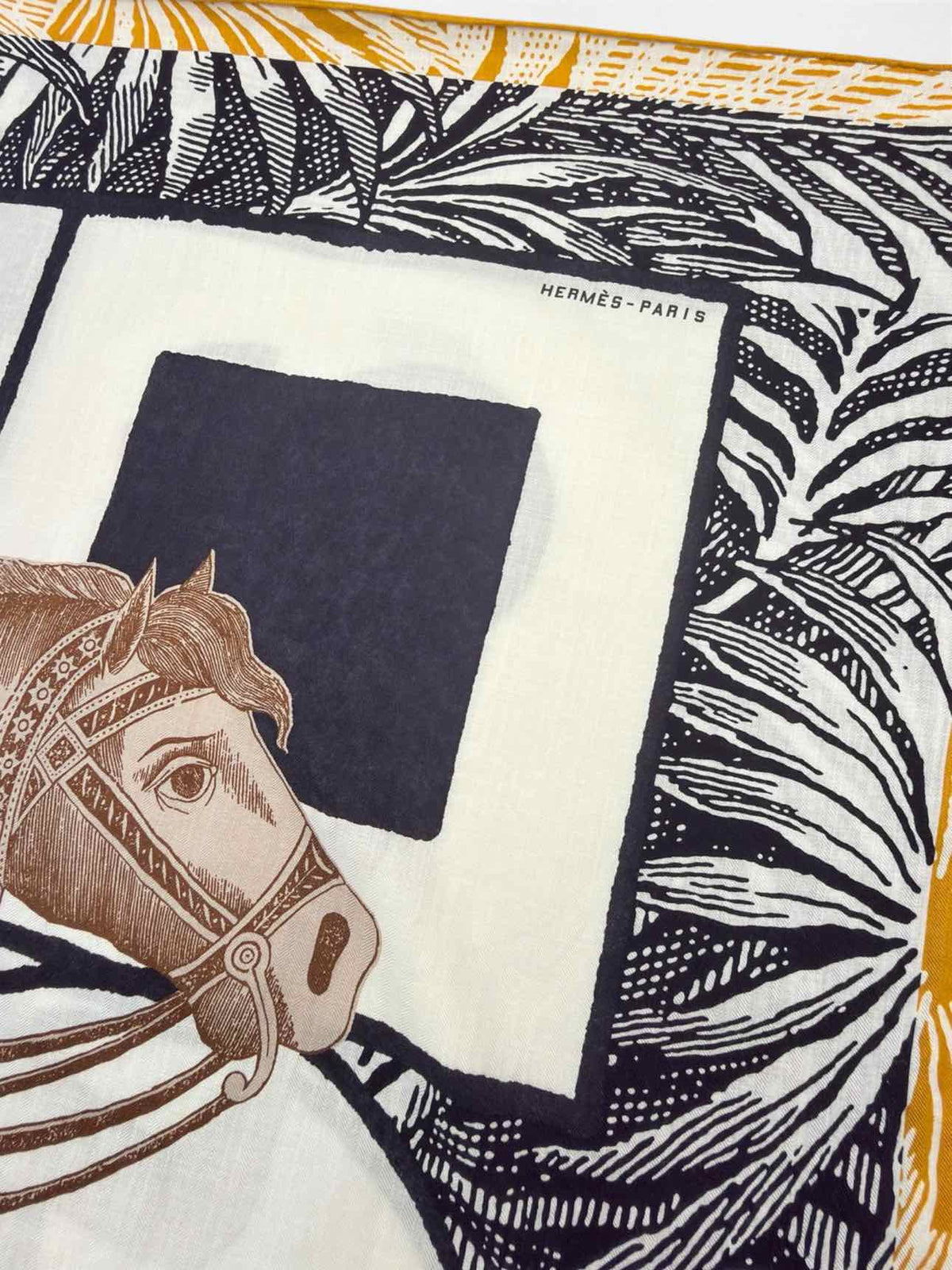 HERMES Blanc Multicolore Shawl