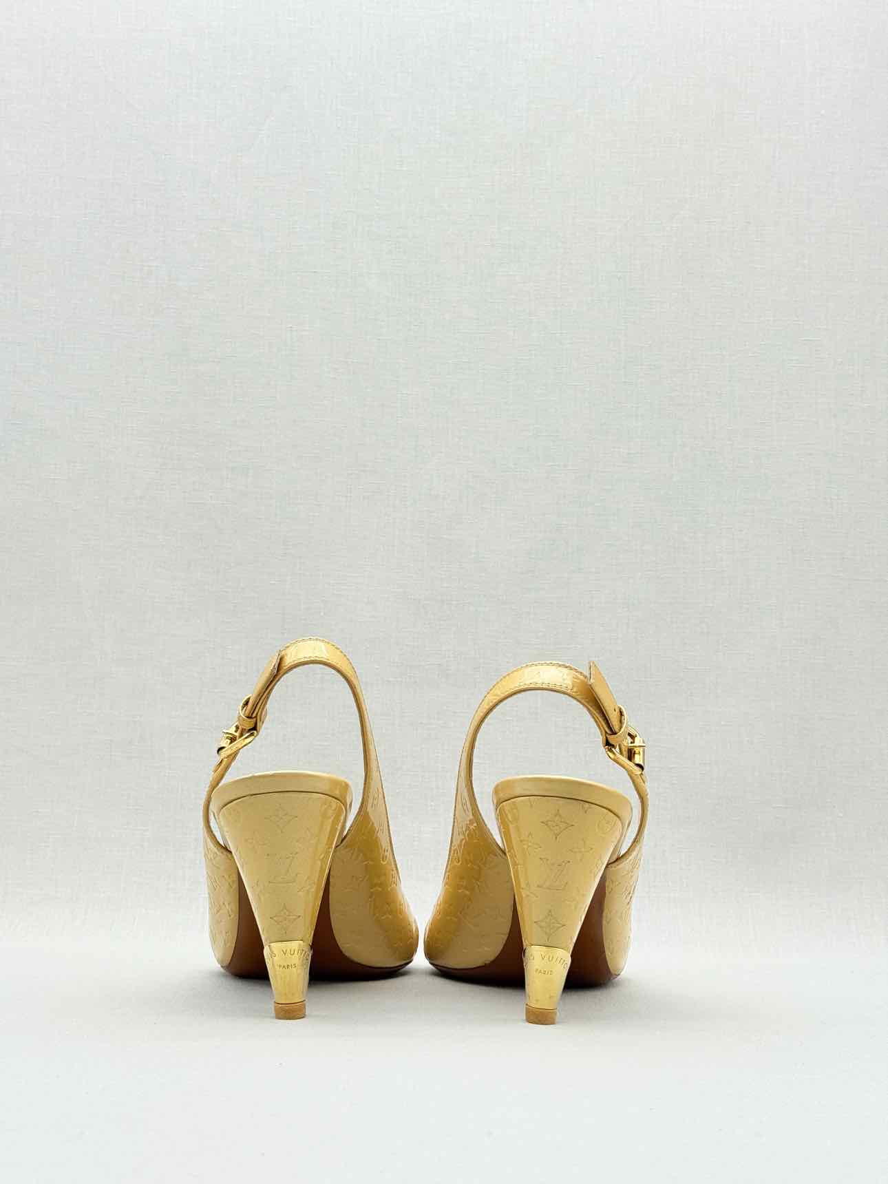LOUIS VUITTON Beige Monogram Size EU 40 Slingbacks