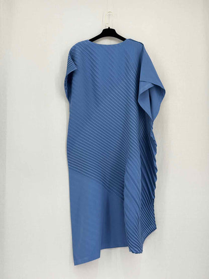 ISSEY MIYAKE Slant Pleats Blue Size Medium Midi Dress