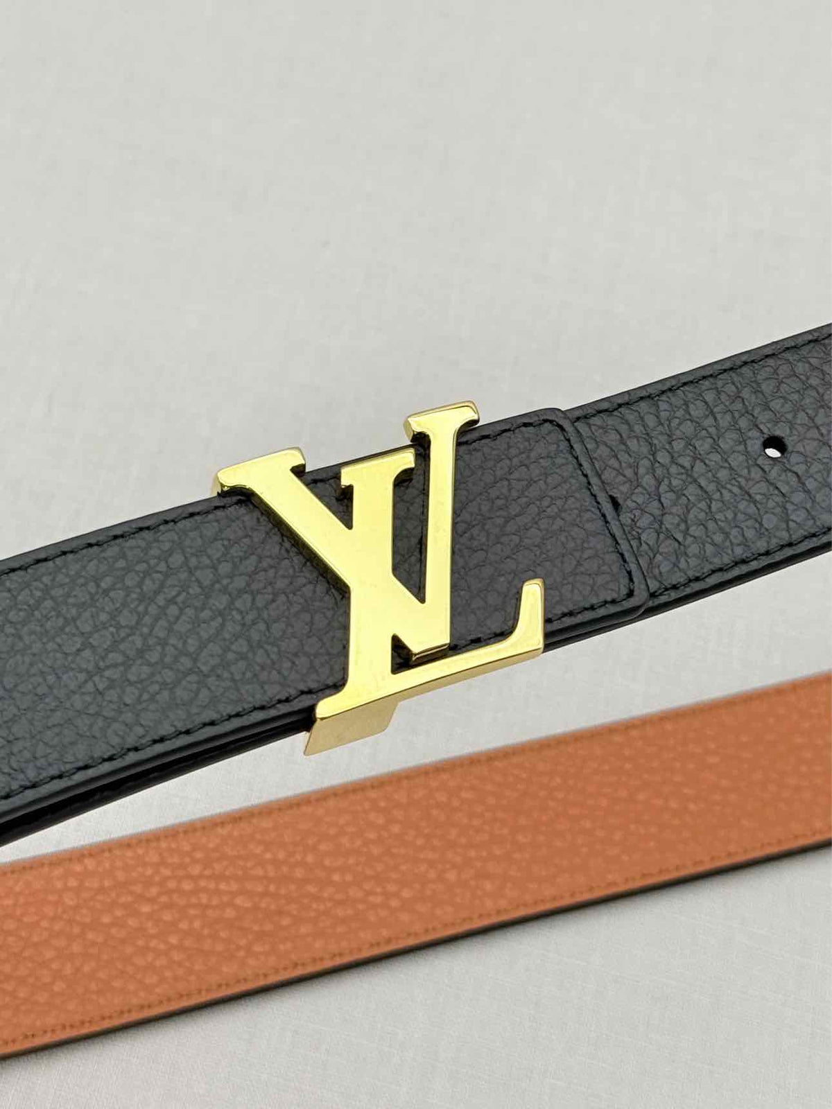 LOUIS VUITTON Black & Tan Grained Belt