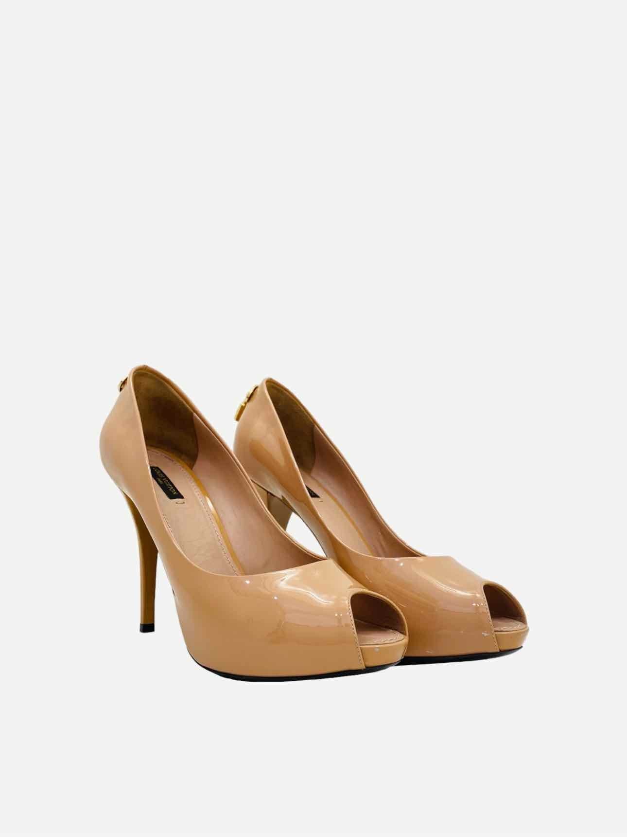 LOUIS VUITTON Oh Really Beige Pumps