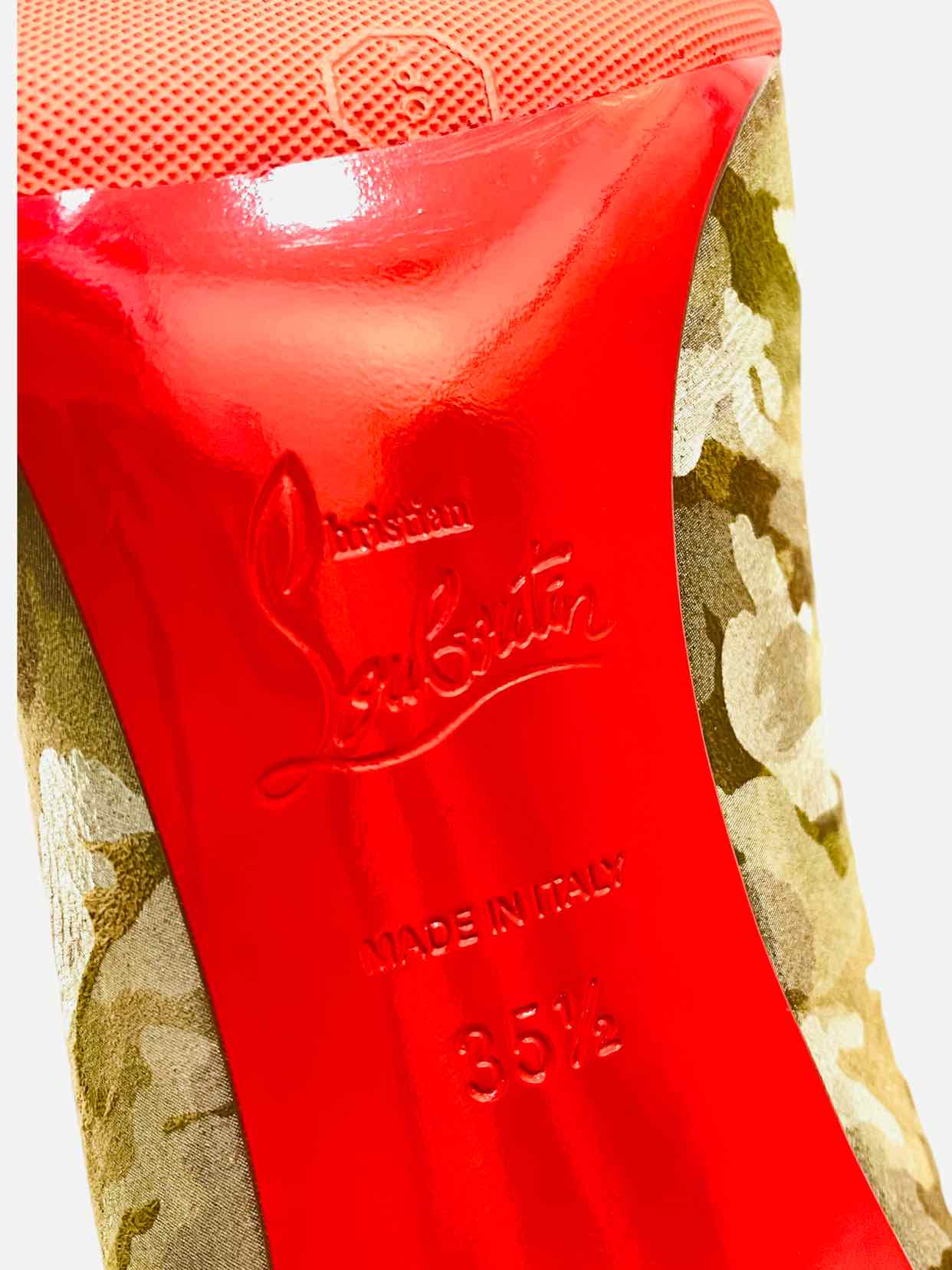 CHRISTIAN LOUBOUTIN Metallic Gold Size EU 35.5 Pumps