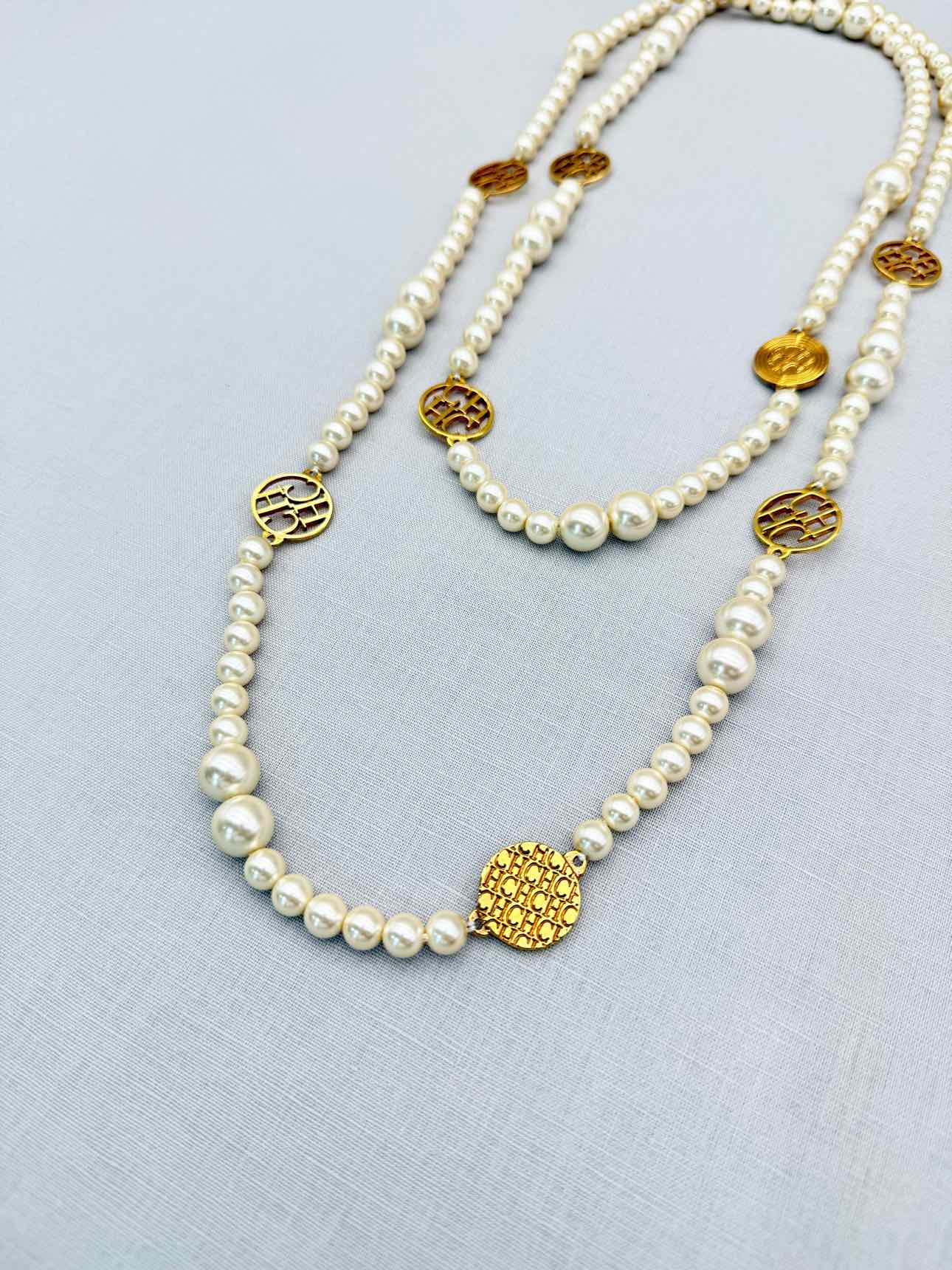 CAROLINA HERRERA Fashion Necklace
