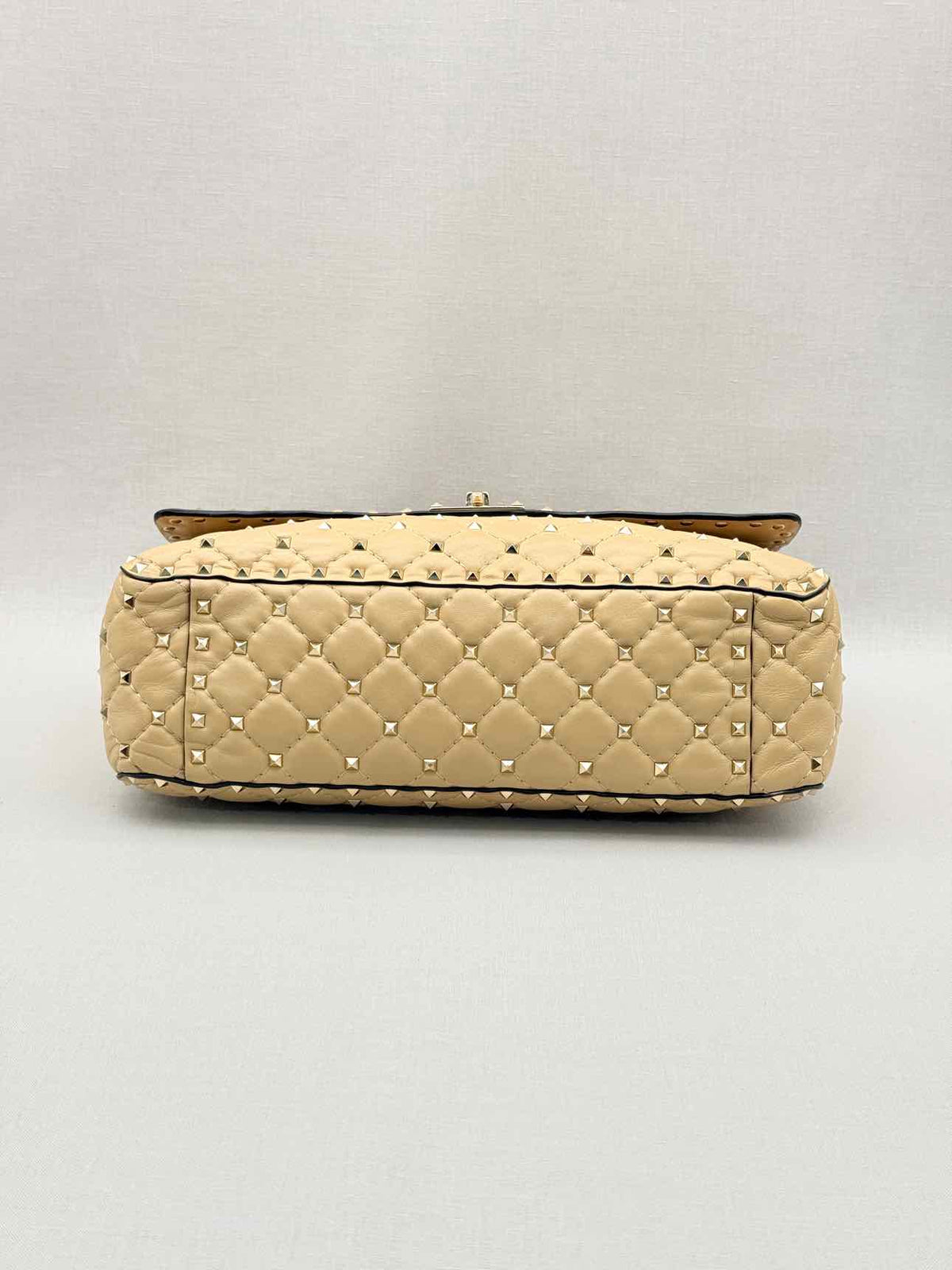 VALENTINO GARAVANI Rockstud Beige Quilted Shoulder Bag