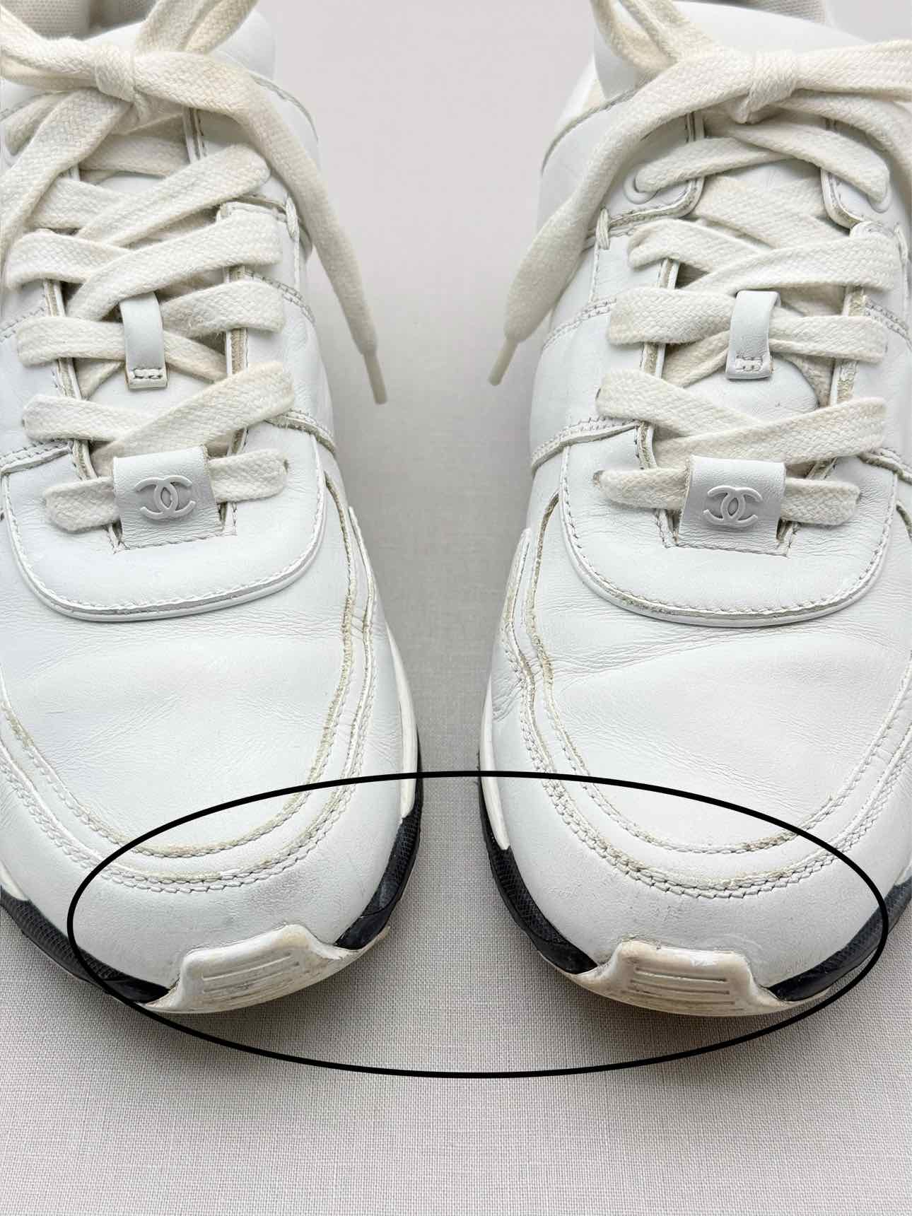 CHANEL White & Black Size EU 40 Sneakers