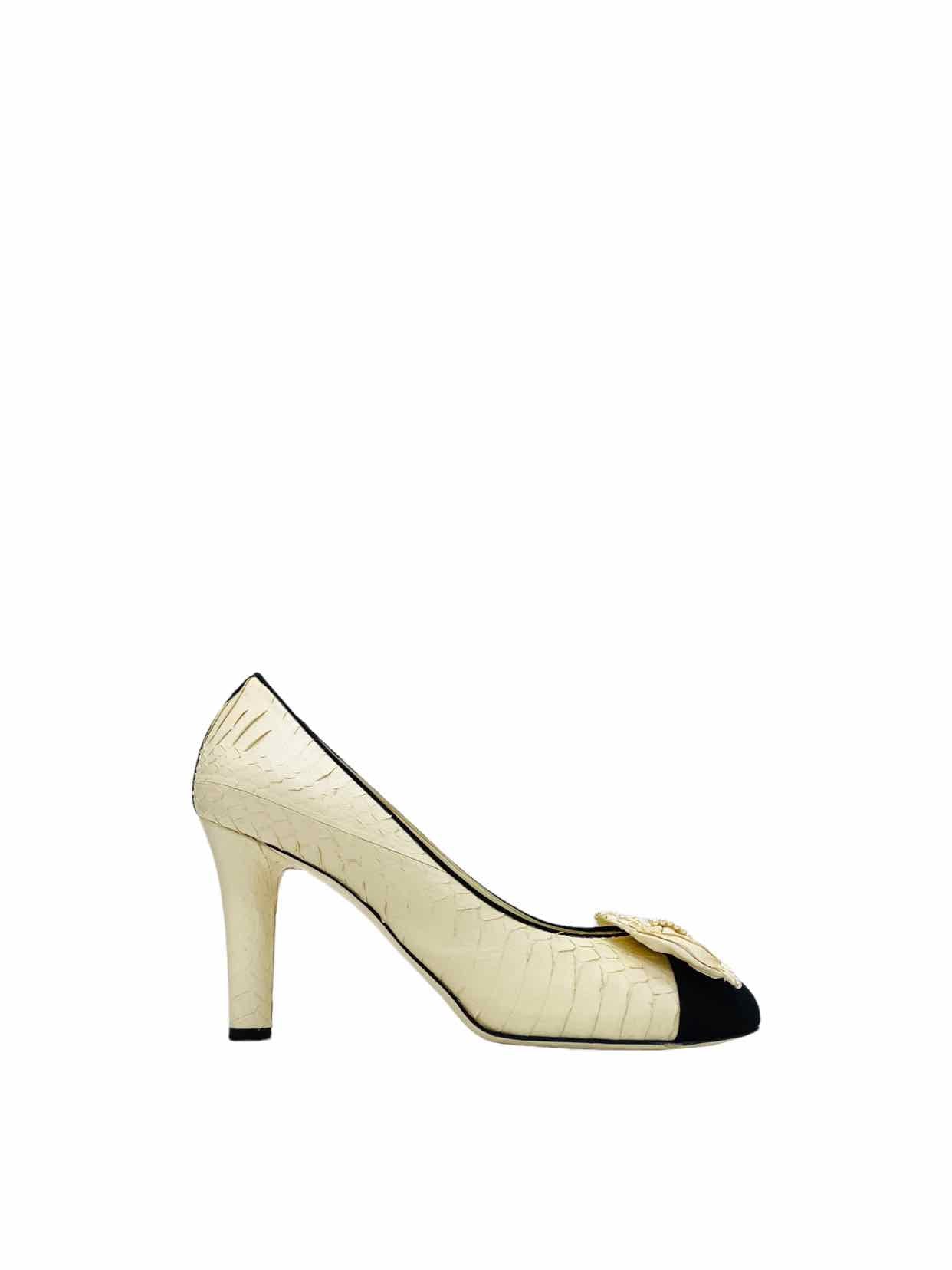 CHANEL Bow Cream w/ Black Pumps