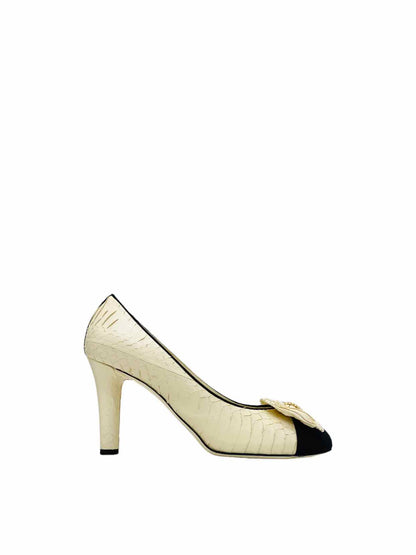 CHANEL Bow Cream w/ Black Pumps